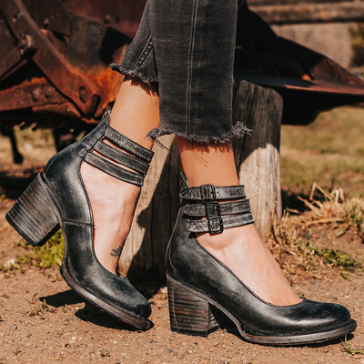 Cora | Timeless Vintage Pumps